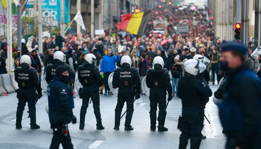 Belgjika rriti masat kufizuese, shperthejne protestat ne Bruksel